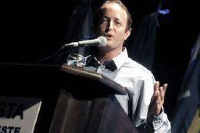 Insaurralde: "Tenemos un gran compromiso y elegimos seguir haciendo"
