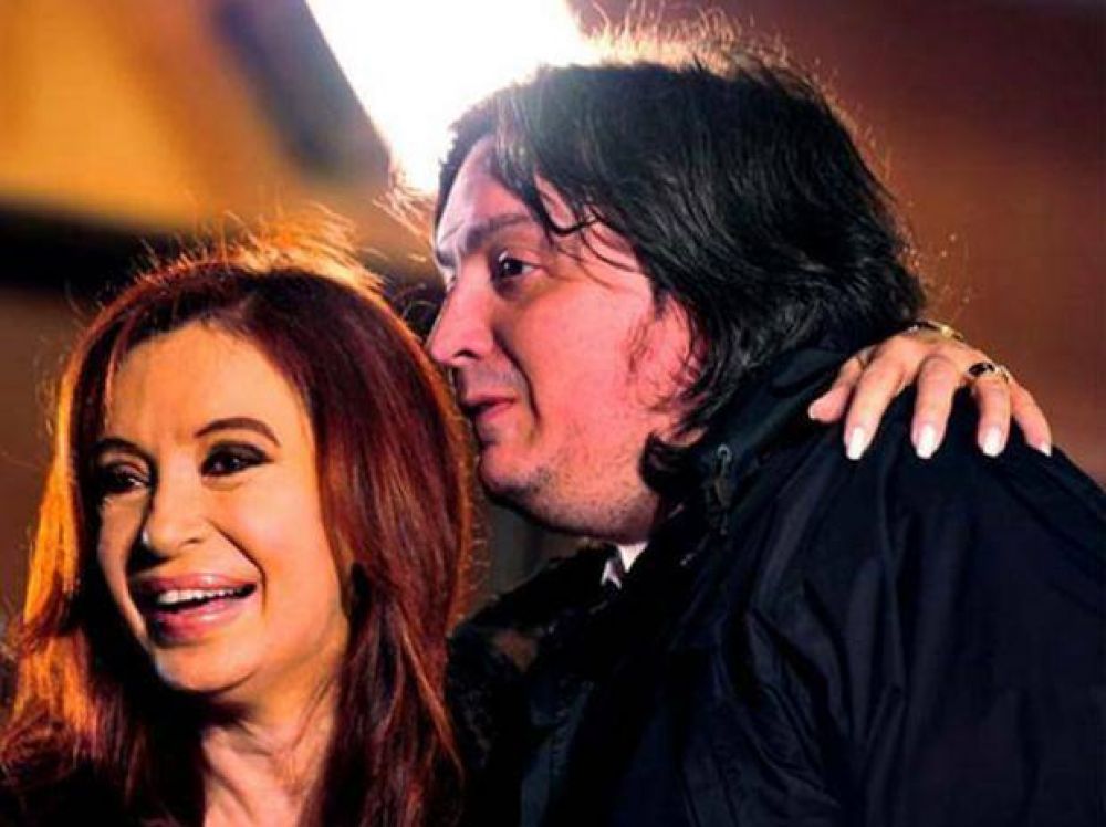 Cristina abuela: explot� el Facebook de la Presidenta y hay chicanas en Twitter