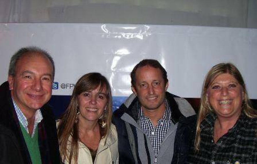 LOS CANDIDATOS DEL FRENTE SOCIAL JUNTO A DI TULLIO E INSAURRALDE