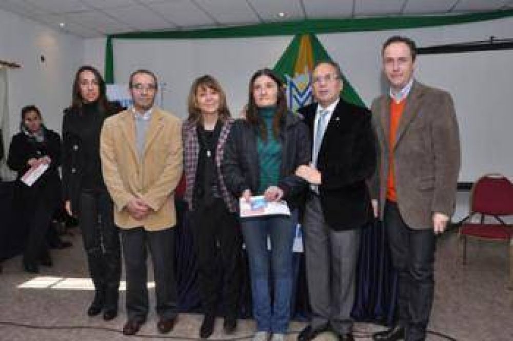 M�s empleo para las mujeres de Ituzaing�