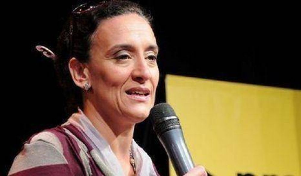 "El que se identifica con el PRO debe votar a Massa"