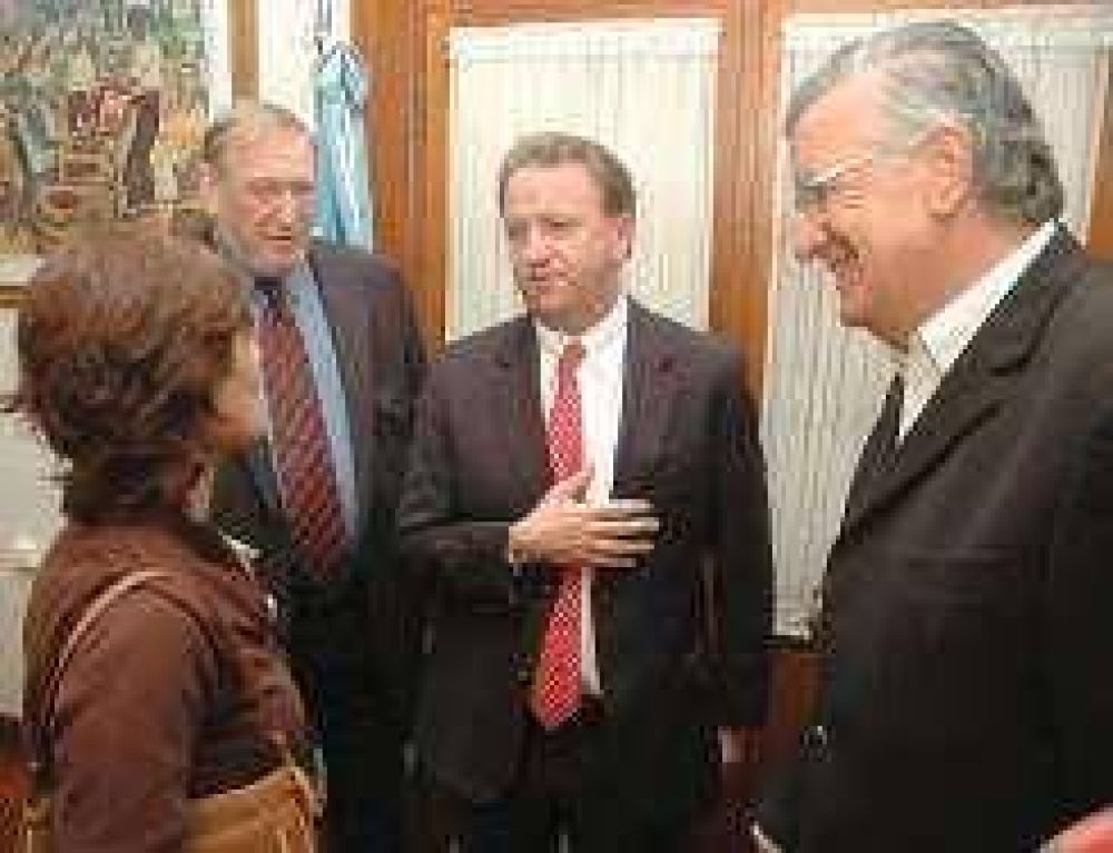 Casposo: "Antes de fin de a�o"