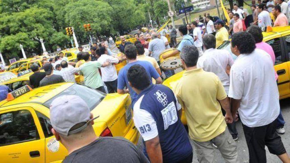 Paro de Permisionarios de Taxis