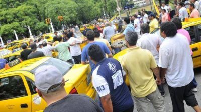 Paro de Permisionarios de Taxis