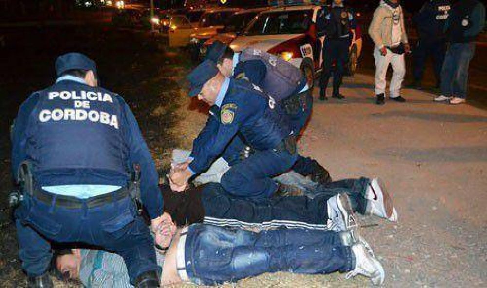 Carlos Paz: Diez detenidos en una batalla campal en un bar
