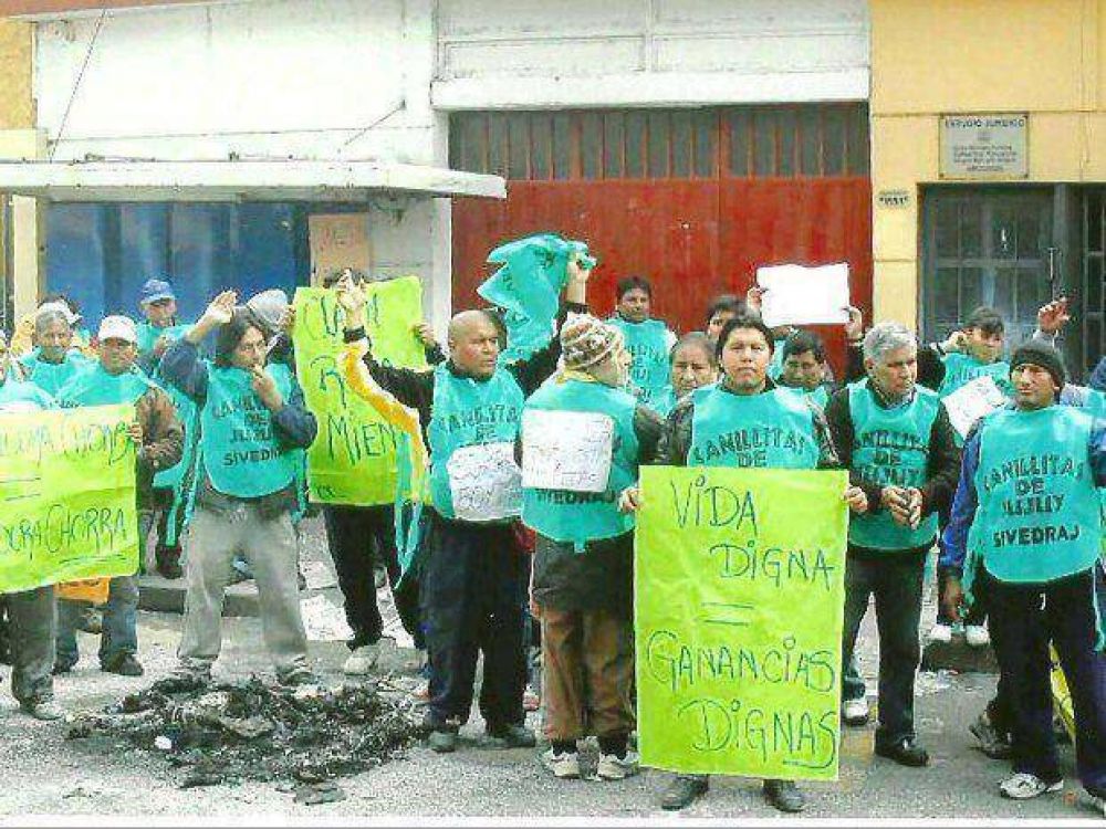 Los canillitas exigen un mayor porcentaje