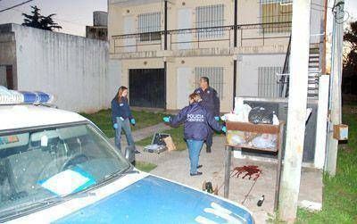 Un joven muri� tras recibir un corte en el cuello y la Polic�a busca al homicida