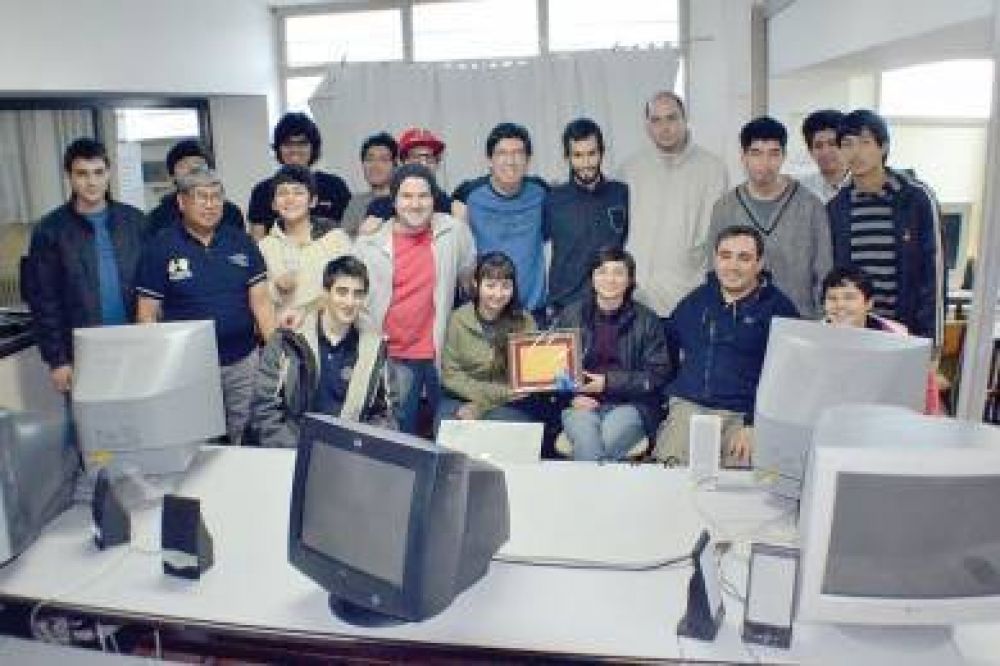 Fundaci�n Proyecto Puente: primera transmisi�n en vivo con m�s de 200 visitas