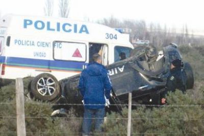 Volc� un auto y muri� el acompa�ante del conductor