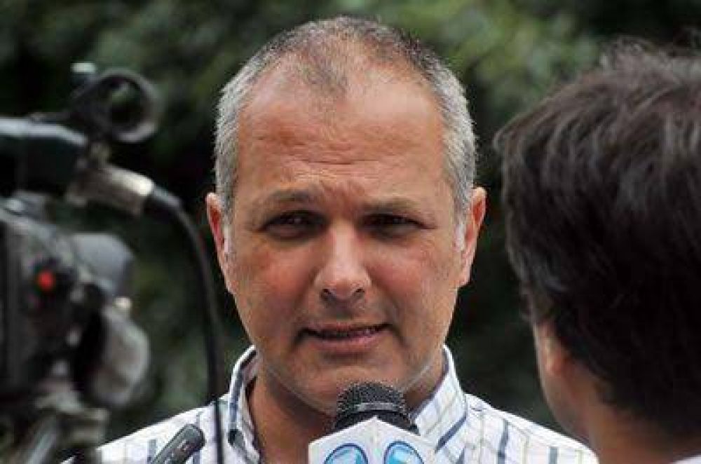 Buzzi: "Un Congreso en manos de estos opositores puede paralizar al pa�s"