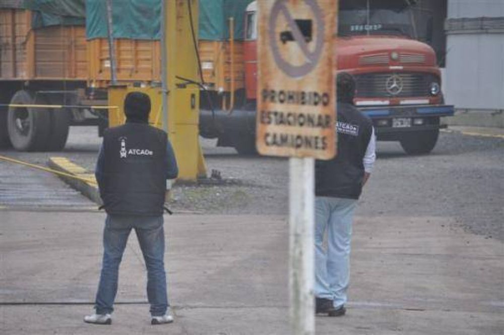 Un cuarto intermedio en la reuni�n entre transportistas y cerealeras