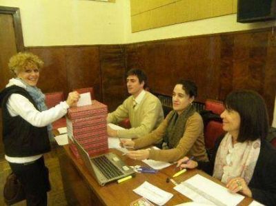 Representantes de los Colegios Profesionales votaron en el inicio de la Elecci�n para Defensor del Pueblo
