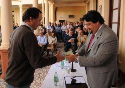 El Gobierno promueve mayor uso de la madera en la construcci�n de viviendas del Iprodha