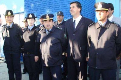 Capitanich inaugur� las refacciones en la Comisar�a 1� de Barranqueras