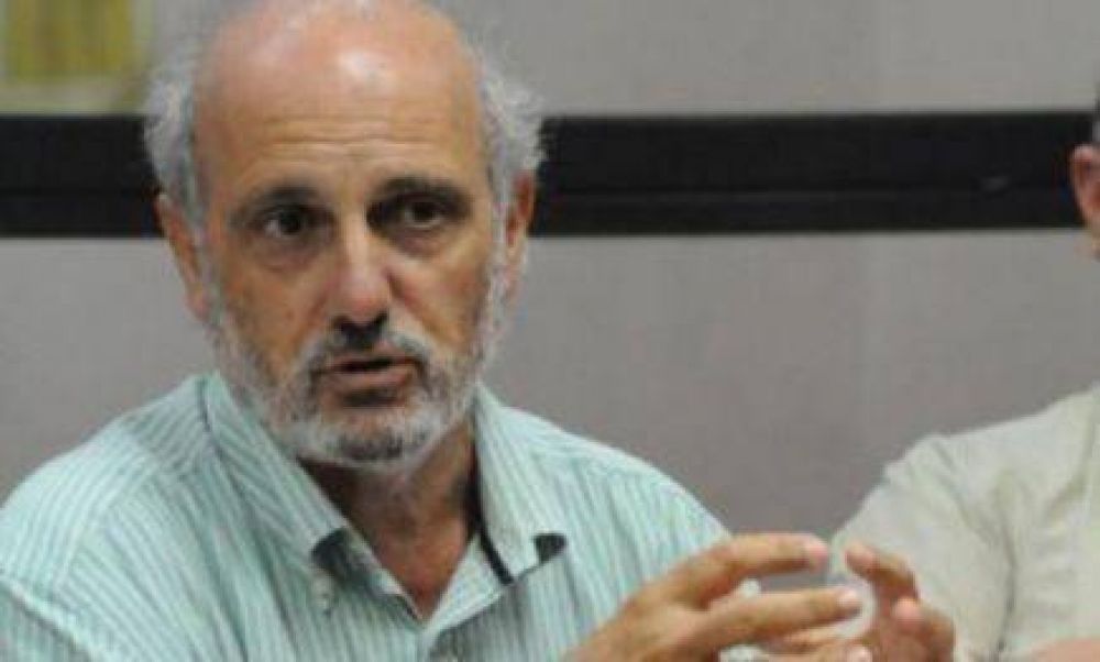 "Sancionar a un chico porque reparte preservativos es del medioevo�