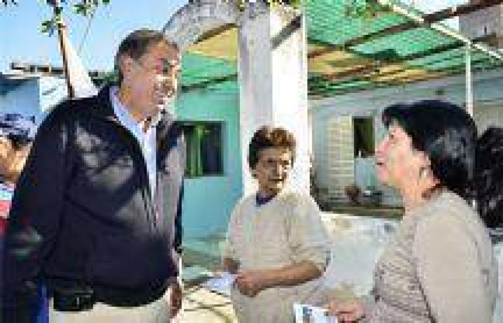  Rodolfo Urtubey: "Es bueno estar con la gente y no peleando con los pol�ticos"