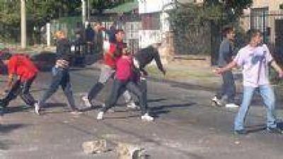 Violencia entre patotas: Un ni�o de Or�n recibi� un disparo mientras jugaba a la pelota