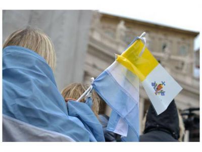 M�s de 600 j�venes santafesinos ir�n a ver a Francisco a Brasil