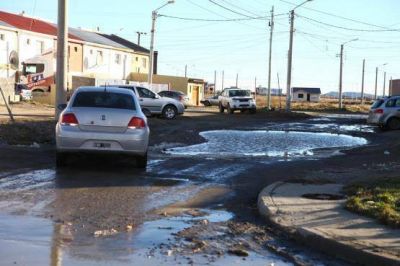 Queja de vecinos por calles anegadas