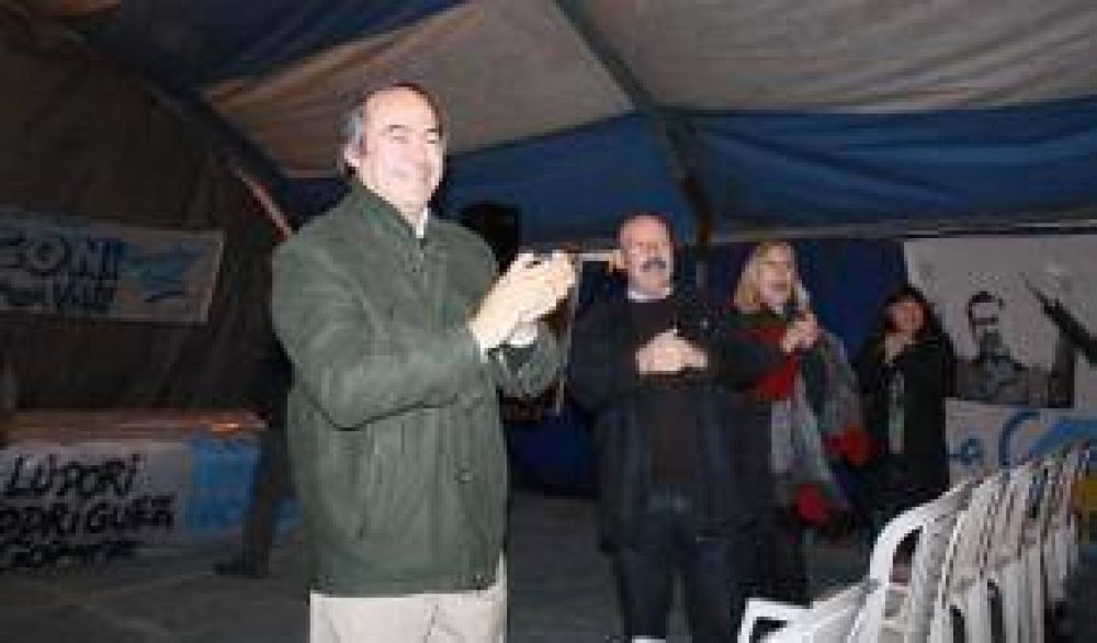 Jos� Inza particip� de la presentaci�n de la lista del Frente para la Victoria en Tapalqu�