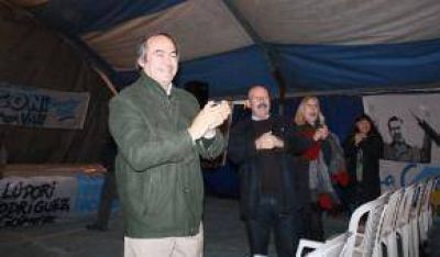 Jos� Inza particip� de la presentaci�n de la lista del Frente para la Victoria en Tapalqu�
