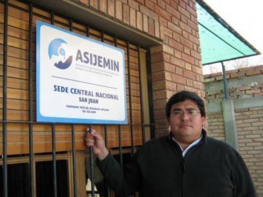 Eligen primer Secretario General de trabajadores jer�rquicos mineros
