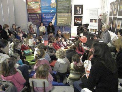 Unas cinco mil personas pasaron por la Feria del Libro Infantil