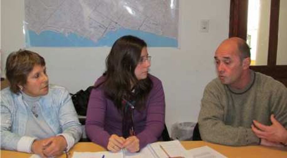 Albertito, Piergentilli, Calabrese y G�mez manifestaron su preocupaci�n por el sistema educativo de nuestra ciudad