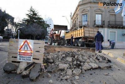 Arreglo de pavimento de hormig�n en Carmen de Patagones y Villalonga