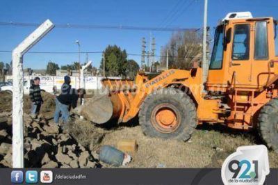 Acondicionan el sector donde funcion� el obrador de la obra de los desag�es