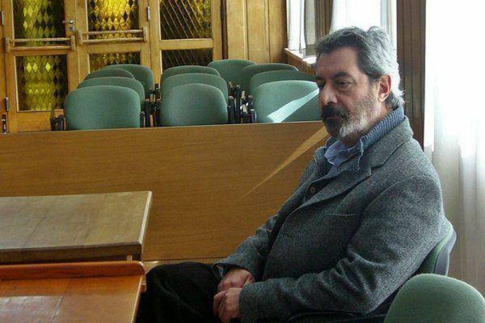 Contin�a el pedido de captura de Guillermo Poggi