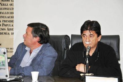 El Intendente Municipal de Roque P�rez, Juan Carlos Gasparini, presidi� la presentaci�n del �Nuevo Sistema de Recolecci�n y Clasificaci�n de Residuos S�lidos Urbanos�