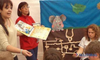 Con cuentos, docentes promueven el lenguaje de se�as y el sistema braille