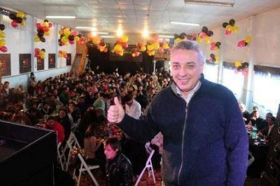 Julio Zamora: �Los vecinos nos demuestran un fuerte apoyo� 