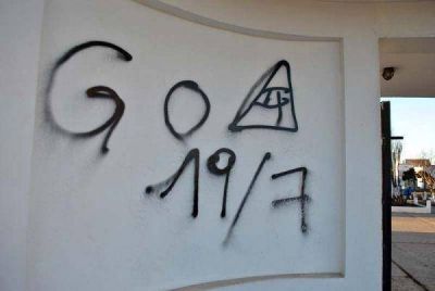 Extra�os s�mbolos aparecieron pintados en distintos puntos de la ciudad