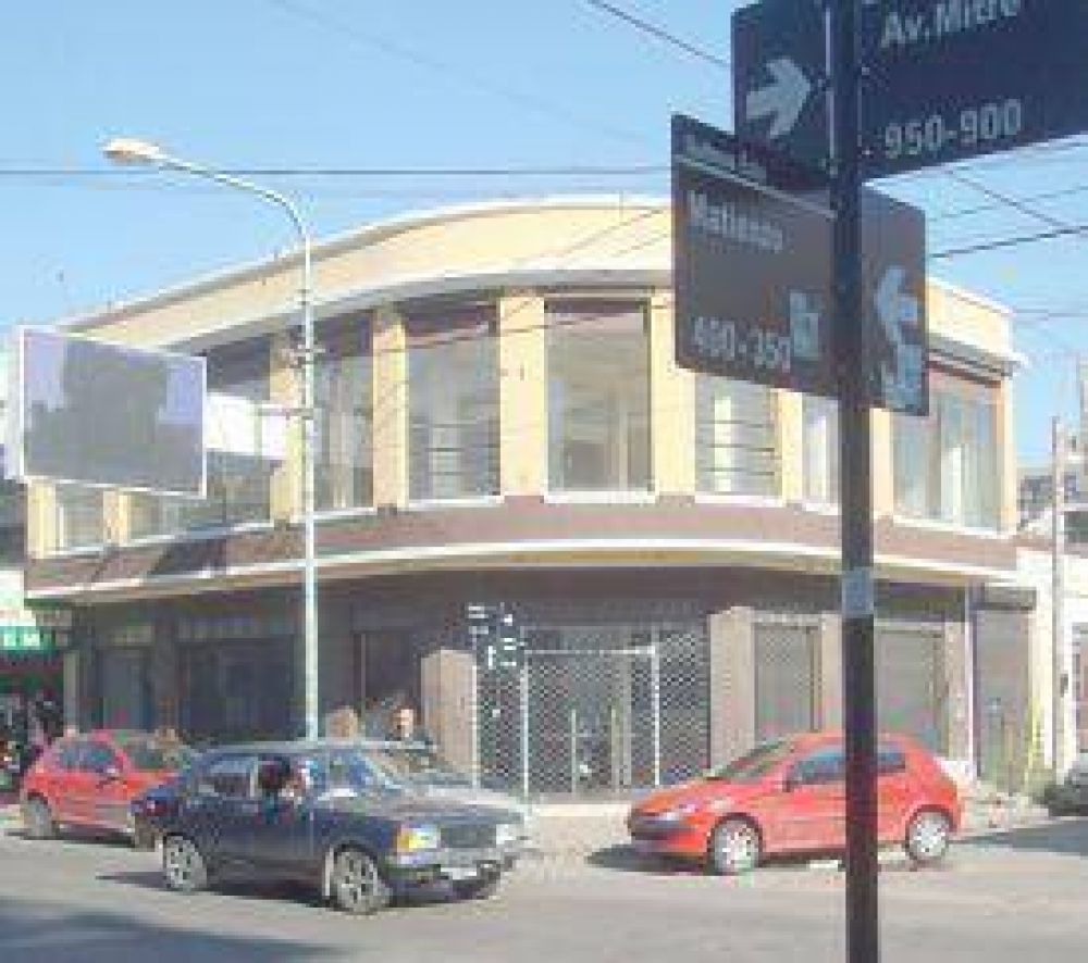 Dos accidentes de auto complicaron el tr�nsito en Quilmes