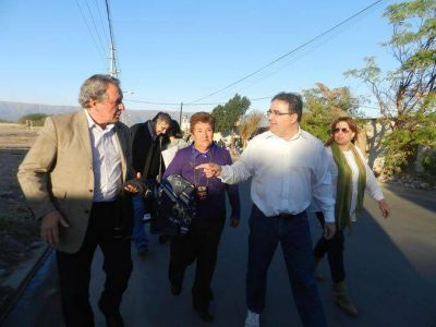 Jalil acompa�ando a los candidatos del FPV