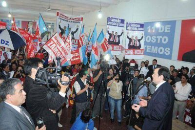 Inauguraron local partidario del Frente C�vico por Santiago
