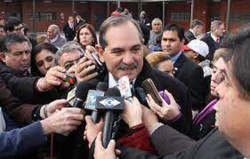 Alperovich asegur� que "habr� tolerancia cero" para los polic�as corruptos
