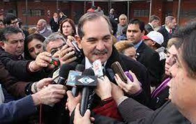 Alperovich asegur� que "habr� tolerancia cero" para los polic�as corruptos