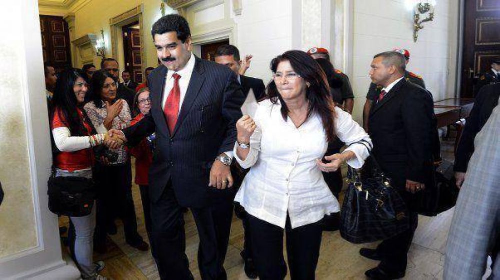 Nicol�s Maduro se cas� en privado con Cilia Flores