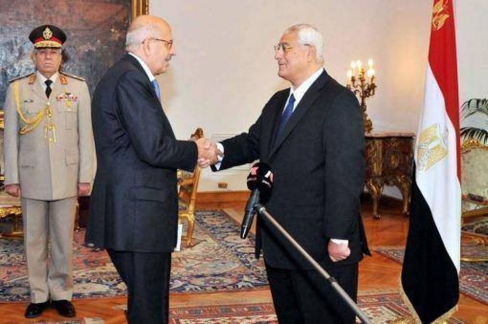 Asumi� el nuevo gobierno de facto en Egipto tras una nueva noche de represi�n