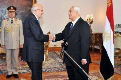 Asumi� el nuevo gobierno de facto en Egipto tras una nueva noche de represi�n