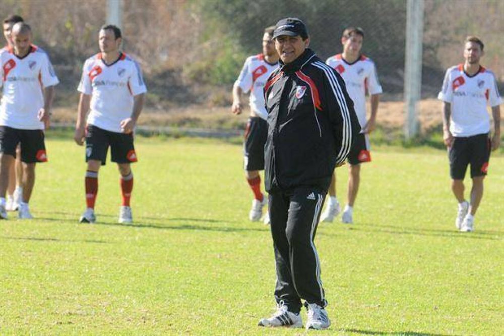 Con Fabbro y Carbonero River se refuerza, pero todav�a quiere delanteros