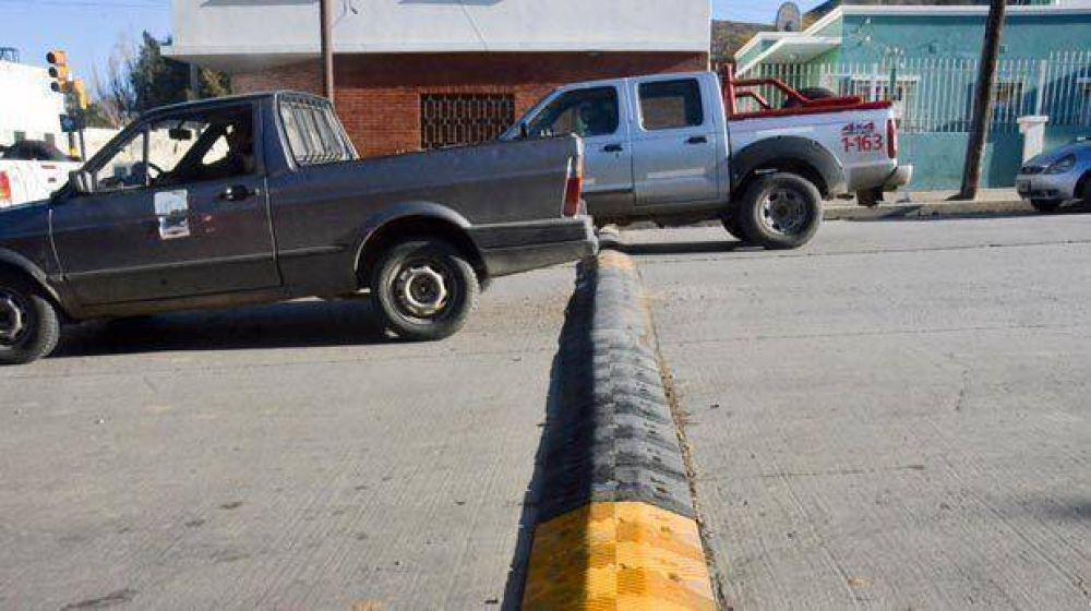 El municipio licita la compra de 300 metros de reductores de velocidad