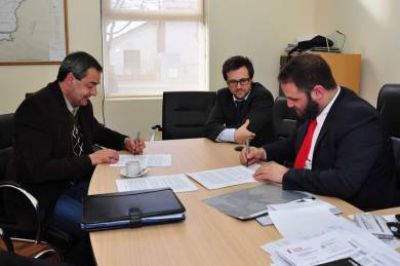 Firmaron contrato para la ampliaci�n del sistema de videovigilancia