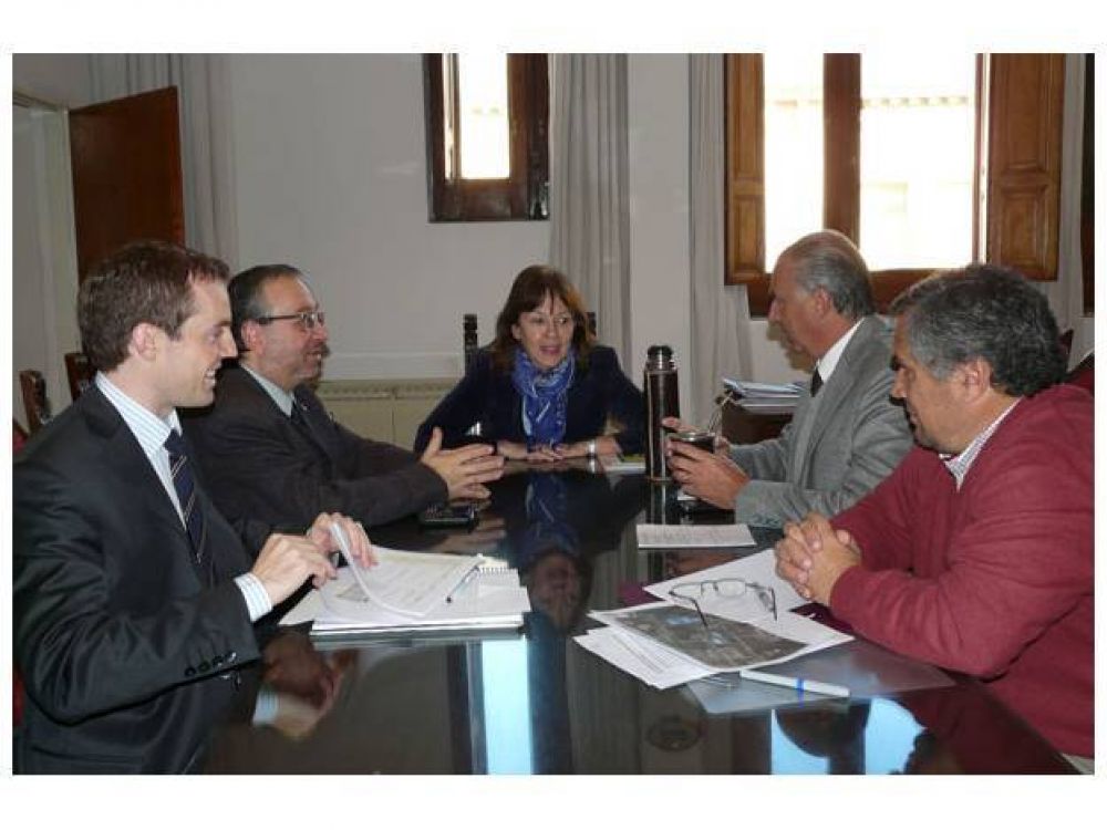 Construyen en Paran� 770 viviendas a trav�s de IAPV