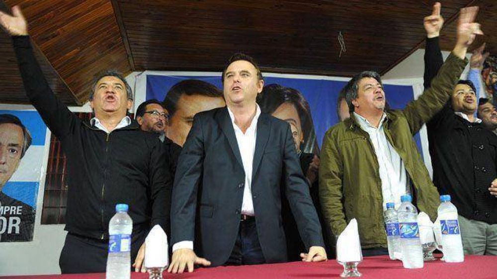Urribarri alinea al PJ y llama a "jugarse la vida" en las elecciones	 