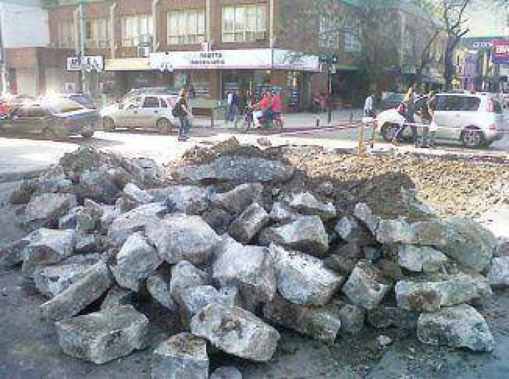 Garibaldi estar� cortada 15 d�as por tareas de bacheo
