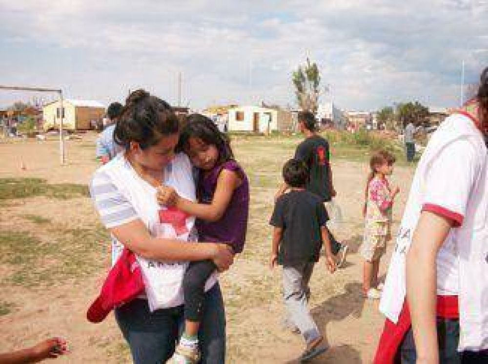 Cruz Roja Filial Quilmes realiza importante labor social en cuatro barrios carenciados